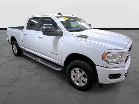 Used 2024 RAM 2500 Big Horn w/ Sport Appearance Package image 5