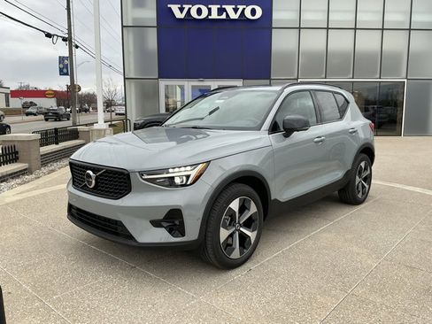 New 2026 Volvo XC40 B5 Plus w/ Protection Package Premier image 2