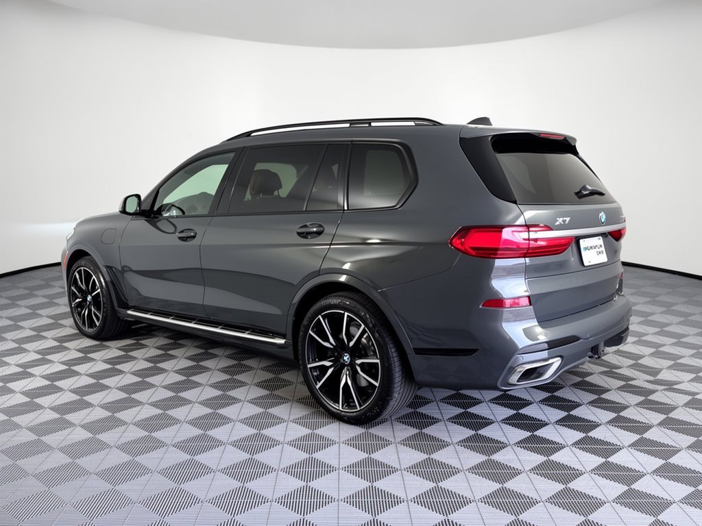 Used 2022 BMW X7 xDrive40i w/ M Sport Package AWD/4WD image 3