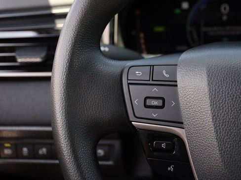 Used 2025 Toyota Camry LE FWD image 11