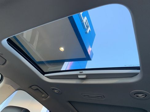 Used 2020 Chevrolet Traverse RS image 43