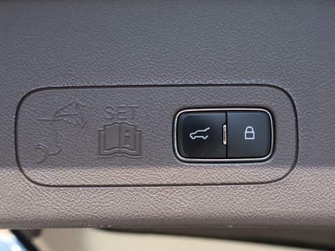 Used 2023 Lincoln Aviator Reserve w/ Equipment Group 201A RWD image 19