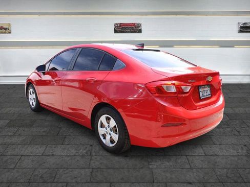 Used 2017 Chevrolet Cruze LS FWD image 5