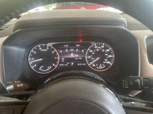 Used 2023 Nissan Rogue SL w/ SL Premium Package AWD/4WD image 16