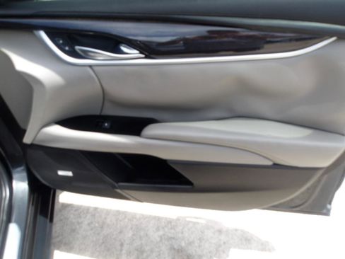 Used 2013 Cadillac XTS Luxury w/ Driver Awareness Package FWD image 9