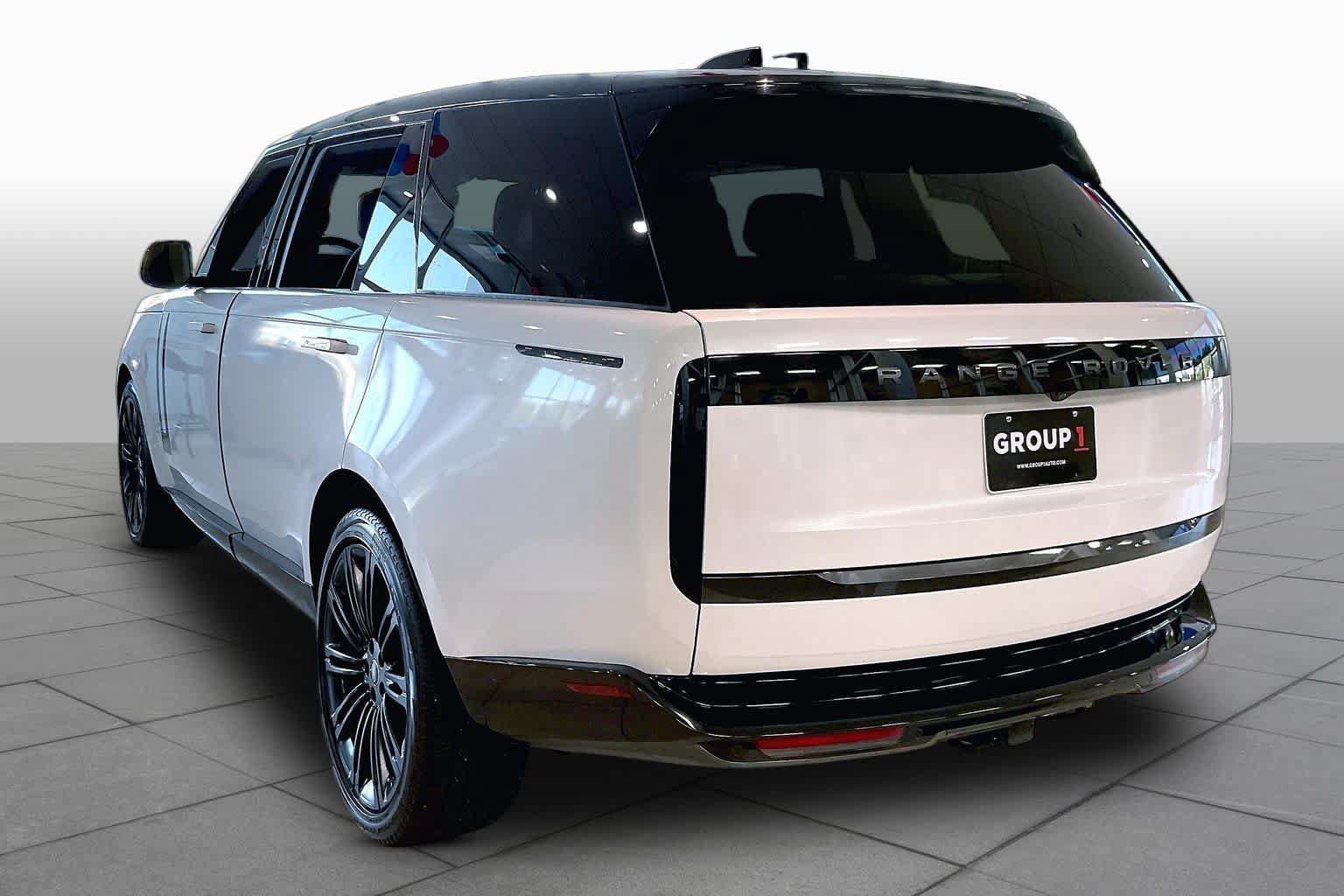 Used 2024 Land Rover Range Rover Long Wheelbase Autobiography AWD/4WD image 11