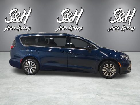 Used 2021 Chrysler Pacifica Touring-L FWD image 20