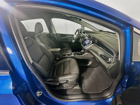 Used 2022 Chevrolet Bolt LT w/ Infotainment Package FWD image 29