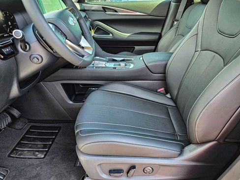 New 2026 INFINITI QX60 Luxe image 13