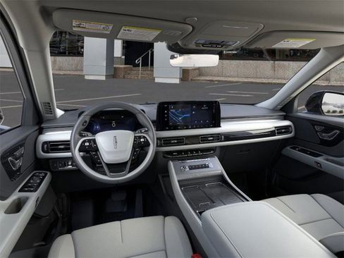 New 2026 Lincoln Aviator Premiere w/ Jet Appearance Package image 9