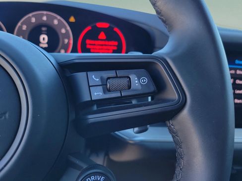 Used 2024 Porsche Cayenne S image 30