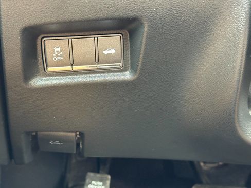 Used 2014 INFINITI Q50 Premium w/ Navigation Package image 33