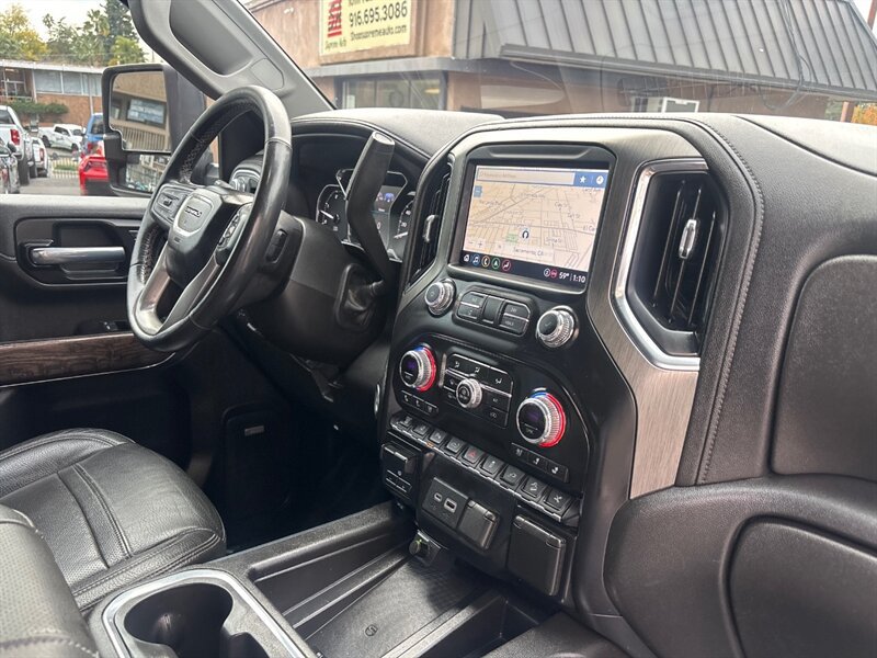 Used 2022 GMC Sierra 2500 Denali w/ Denali Ultimate Package AWD/4WD image 31