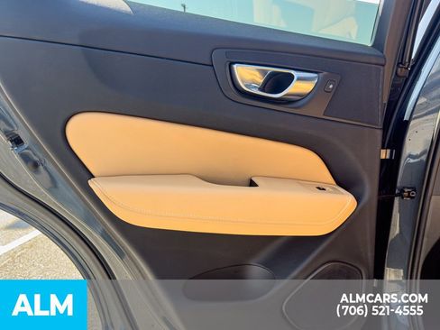 Used 2023 Volvo XC60 B5 Ultimate w/ Protection Package Premier image 16
