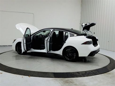 New 2026 Nissan Sentra SR w/ Floor Mat Package image 13