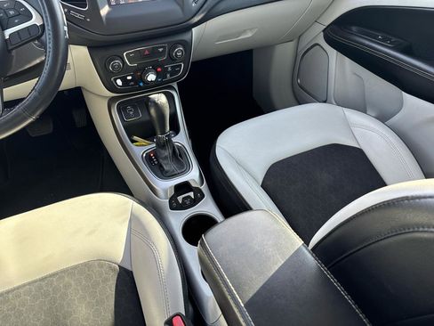 Used 2019 Jeep Compass Latitude image 17