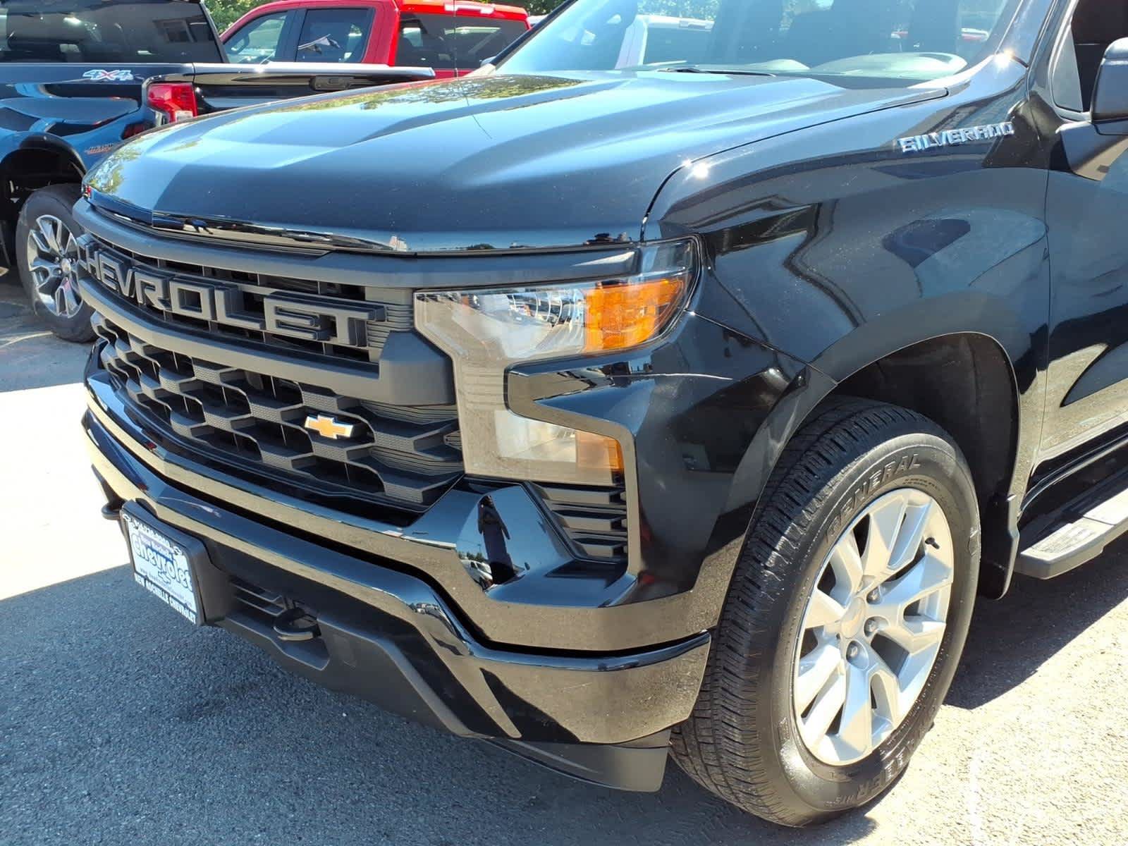 Certified 2023 Chevrolet Silverado 1500 Custom AWD/4WD image 7