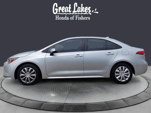 Used 2020 Toyota Corolla LE FWD image 2