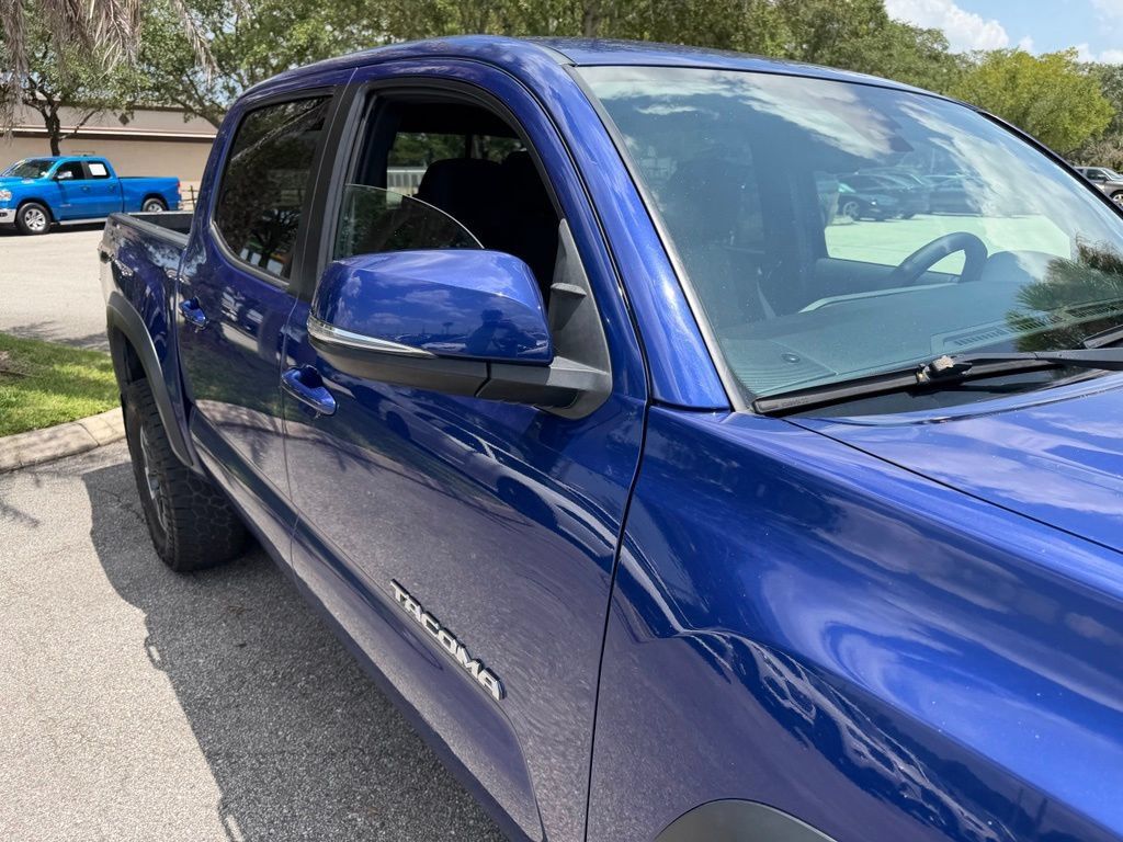 Used 2022 Toyota Tacoma TRD Off-Road w/ Technology Package AWD/4WD image 14