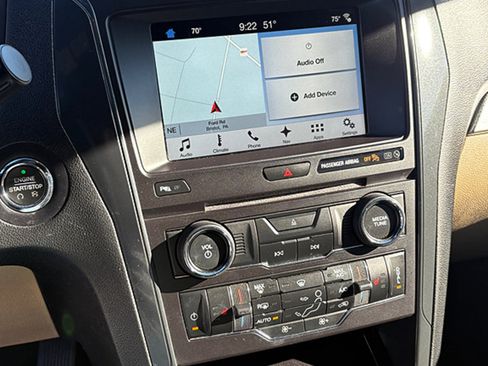 Used 2017 Ford Explorer XLT w/ Equipment Group 202A image 4