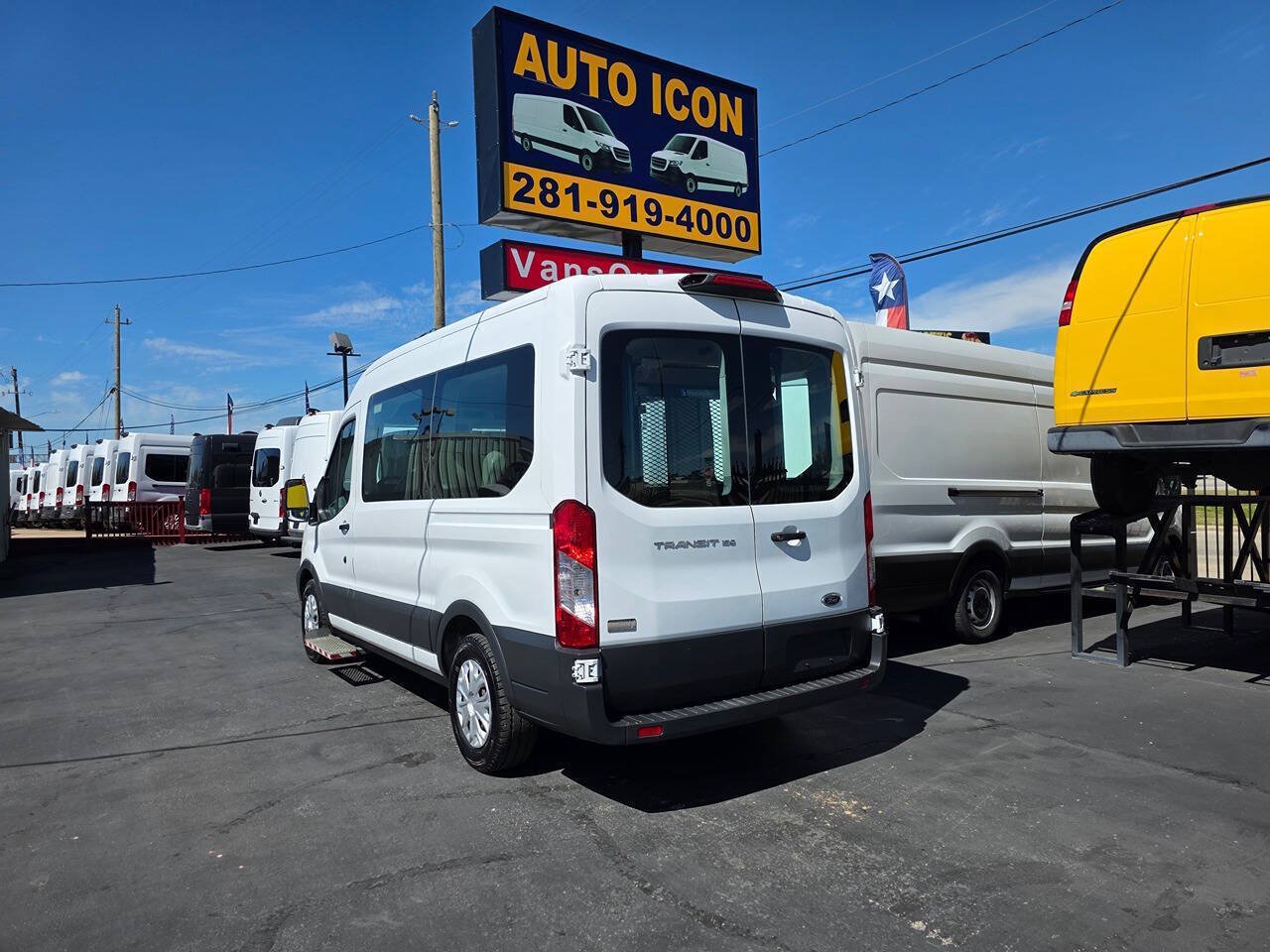 Used 2018 Ford Transit 150 XL RWD image 4