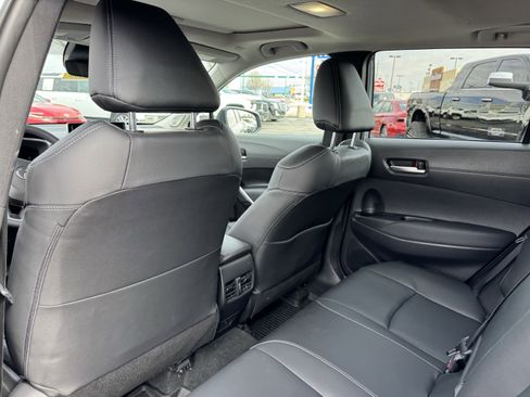 Used 2023 Toyota Corolla Cross XLE w/ Convenience Package image 33