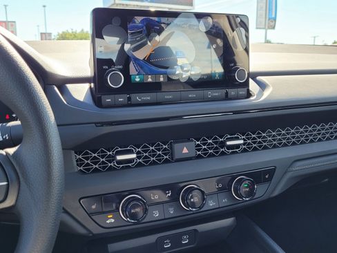 Used 2025 Honda Accord SE image 11