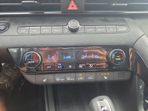 Used 2022 Hyundai Elantra N FWD image 17