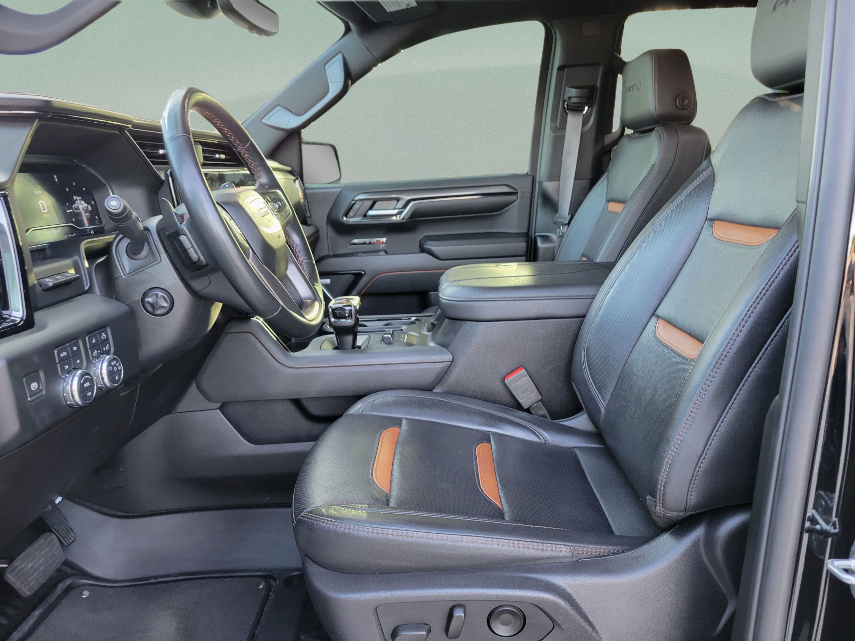 Used 2024 GMC Sierra 1500 AT4 w/ Technology Package AWD/4WD image 15