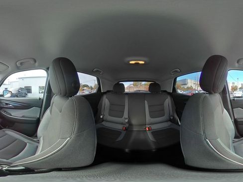 Used 2025 Chevrolet TrailBlazer LT image 40