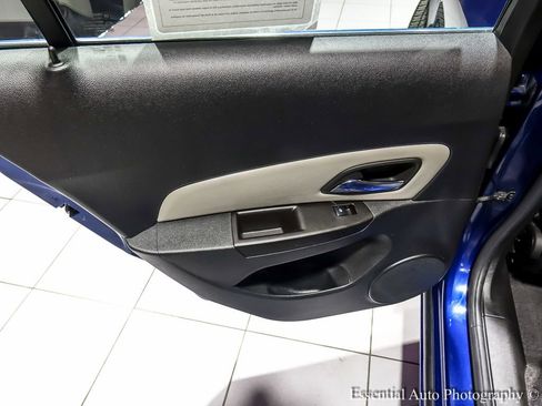 Used 2012 Chevrolet Cruze LS image 21