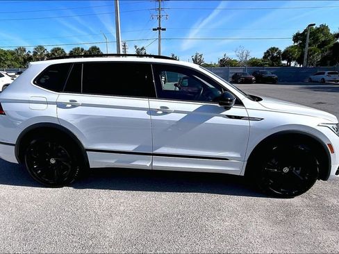 Certified 2023 Volkswagen Tiguan SE R-Line image 4