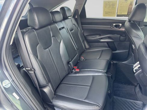 Used 2023 Kia Sorento S w/ Panoramic Sunroof Package FWD image 18