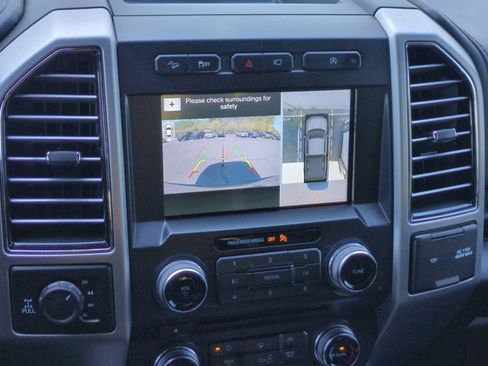 Used 2018 Ford F150 Platinum w/ Equipment Group 701A Luxury image 13