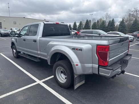 Used 2022 Ford F350 XLT image 3