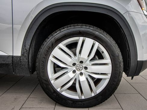 Used 2019 Volkswagen Atlas SE w/ Towing Package FWD image 3