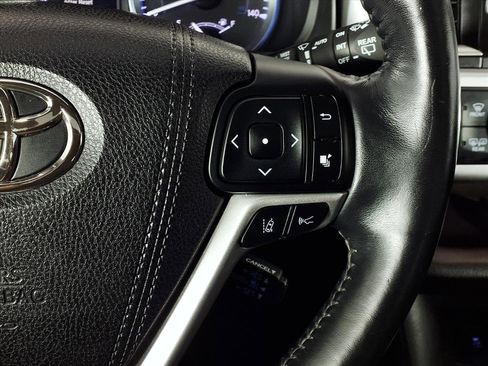 Used 2018 Toyota Highlander Limited image 21
