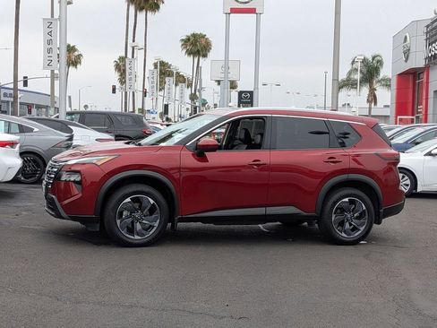 Certified 2024 Nissan Rogue SV w/ SV Premium Package FWD image 5