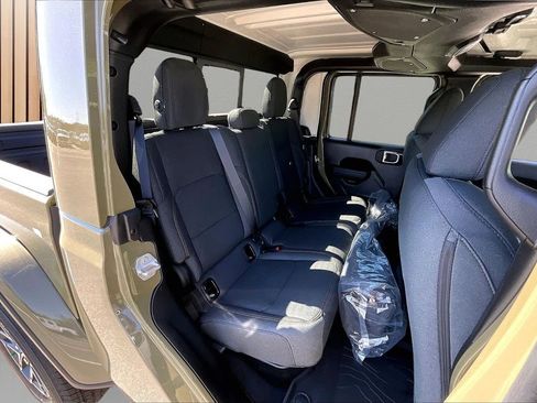 New 2026 Jeep Gladiator Sport AWD/4WD image 19