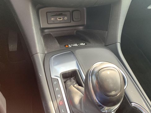 Used 2019 Chevrolet Equinox Premier FWD image 10