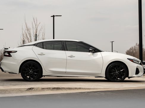 Used 2019 Nissan Maxima SR w/ Premium Package image 3