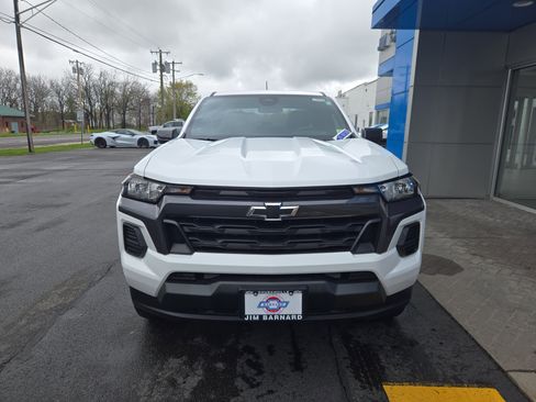 Certified 2023 Chevrolet Colorado LT w/ LPO, Pro Essentials Package AWD/4WD image 4