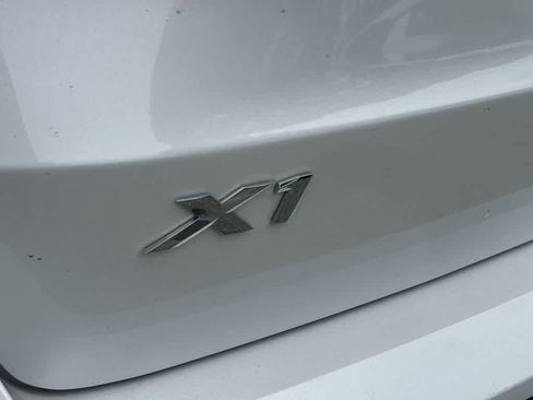 Used 2025 BMW X1 xDrive28i AWD/4WD image 11