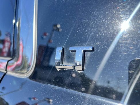 Used 2020 Chevrolet Suburban LT image 8