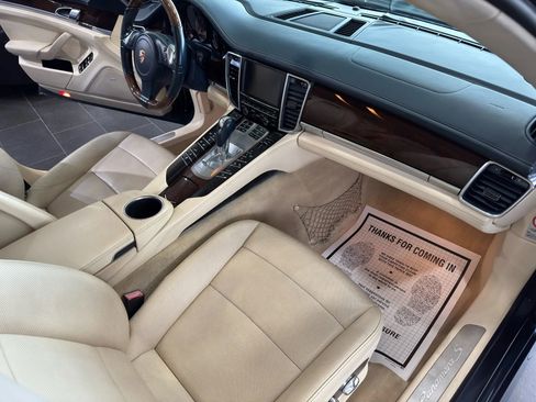 Used 2010 Porsche Panamera S image 7
