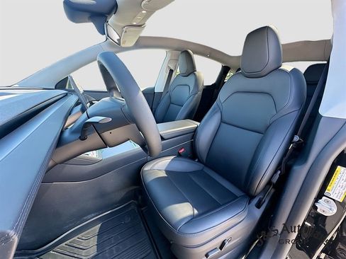 Used 2026 Tesla Model Y AWD image 11