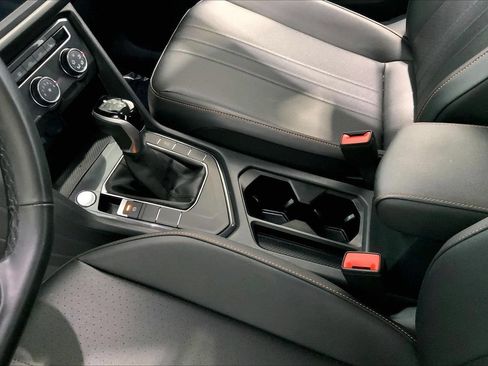 Used 2024 Volkswagen Tiguan Wolfsburg Edition FWD image 16