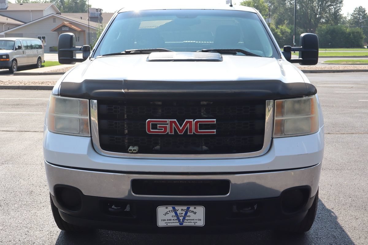 Used 2011 GMC Sierra 2500 SLE w/ Suspension Package, Off-Road AWD/4WD image 12
