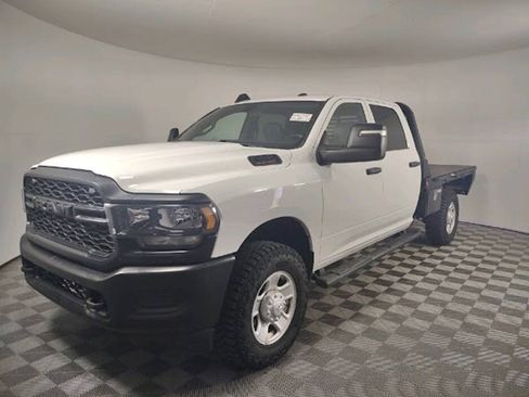 Used 2024 RAM 2500 Tradesman AWD/4WD image 3
