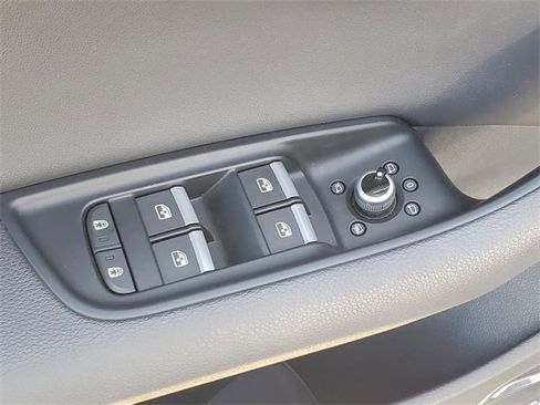 Used 2022 Audi Q7 3.0T Premium Plus w/ Premium Plus Package image 11